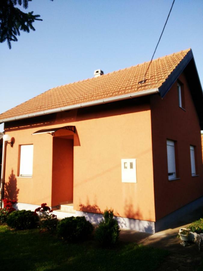 Kuca Za Odmor Mirni Kutak Vukovar Exterior photo